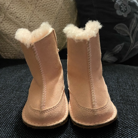 UGG baby boots - Picture 3 of 3